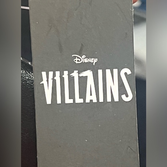NWT Buckle-Down Disney Villains The Evil Queen coin purse - Picture 2 of 6